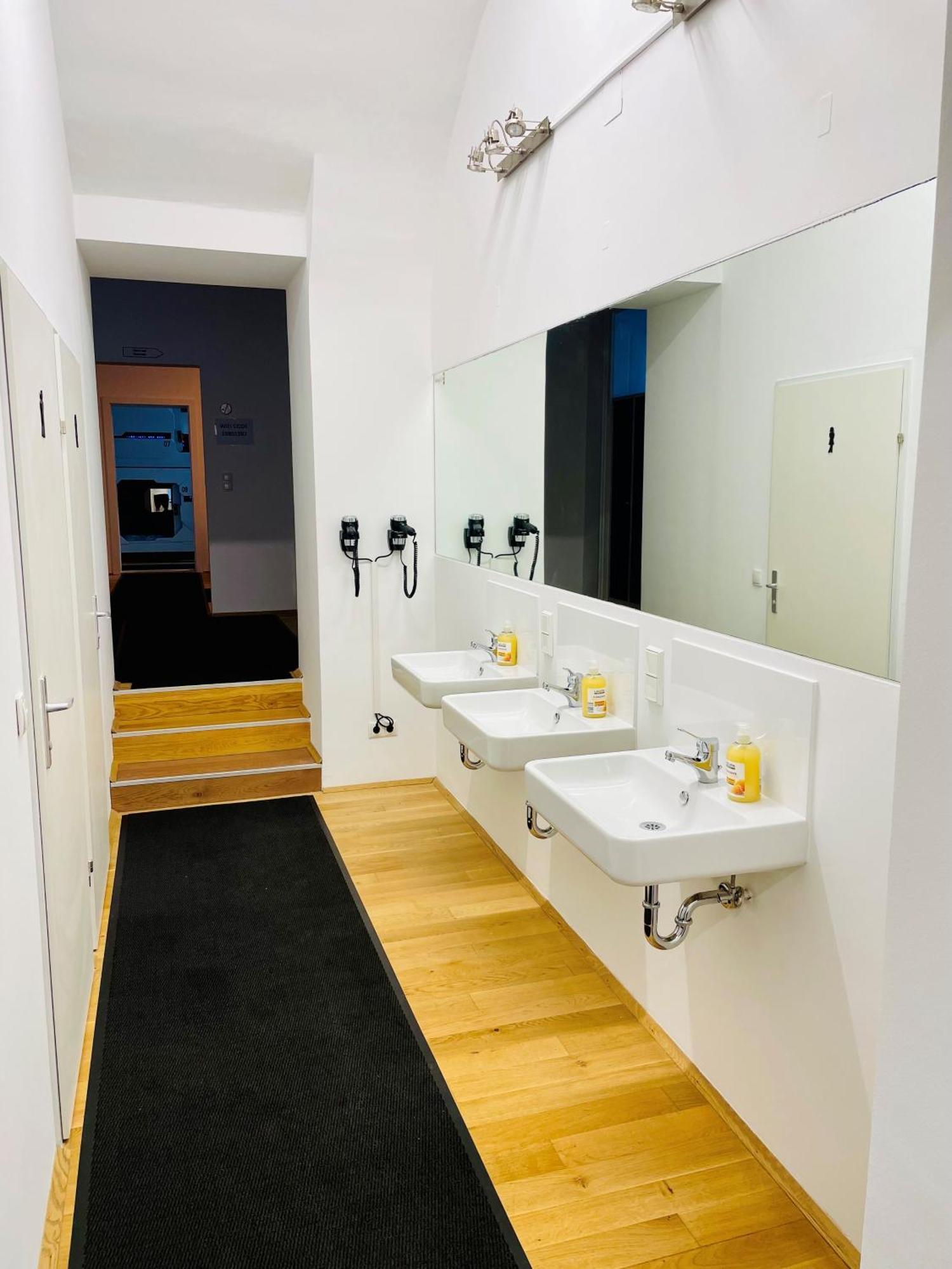 Space Home Apartment - Downtown فيينا المظهر الخارجي الصورة